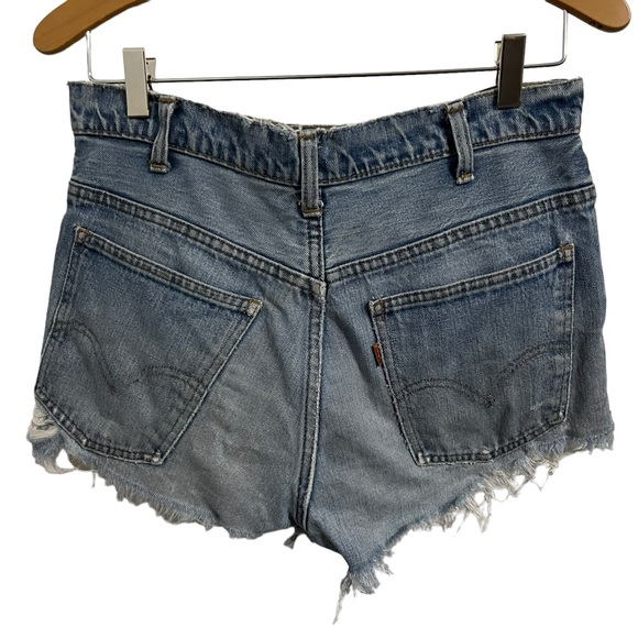 Vintage Levi’s Orange Tab Light Wash Cut Off Distressed Denim Shorts Size 10 - Picture 2 of 11